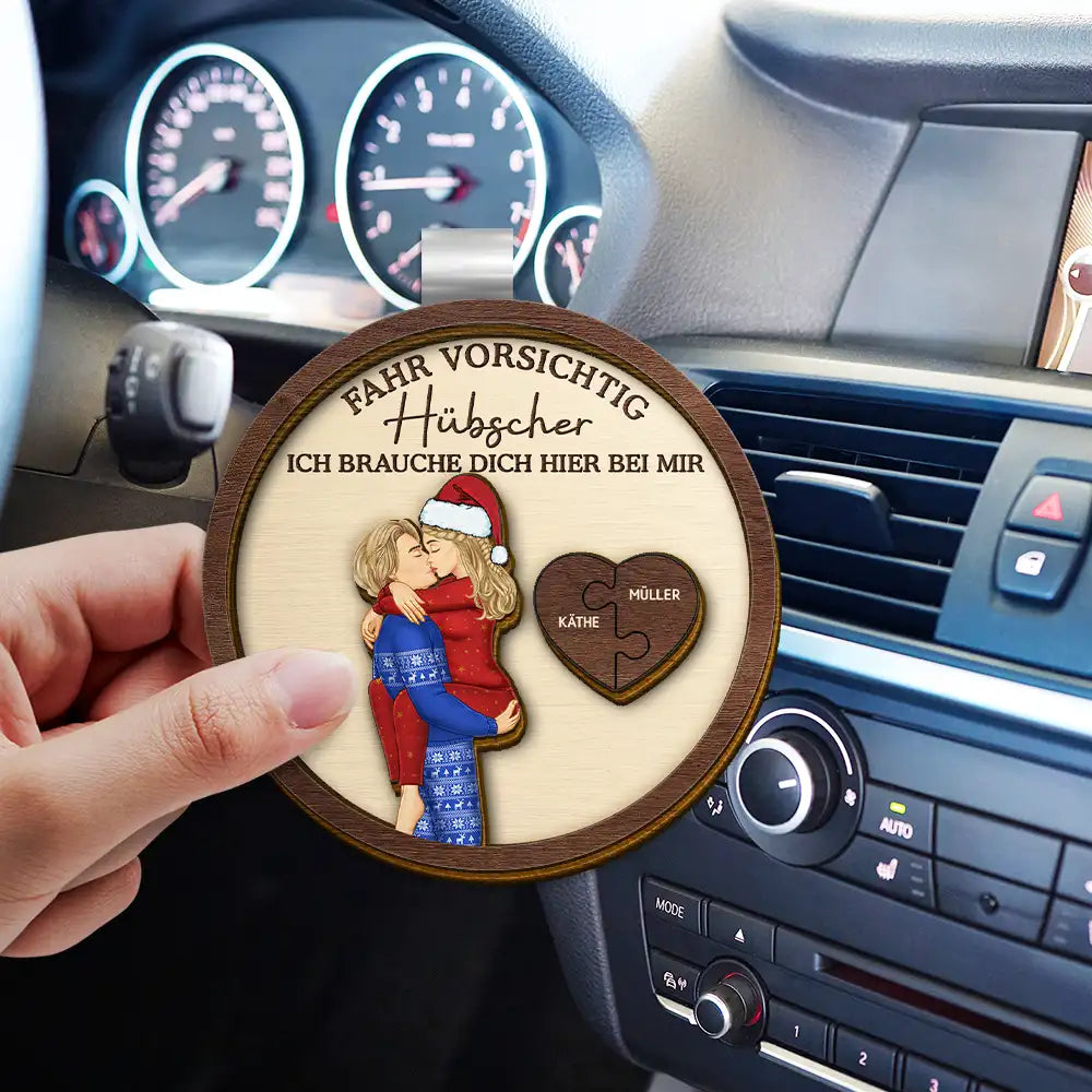 Gift For Boyfriend,Gift For Wife,Gift For Husband,Gift For Couples,Gift For Girlfriend,Gift For Women,Gift For Men,Anniversary - Fahr Vorsichtig Ich Liebe Dich Küssendes Paar - Personalisierter Individuell Geformter Auto-Sonnenblende-Clip