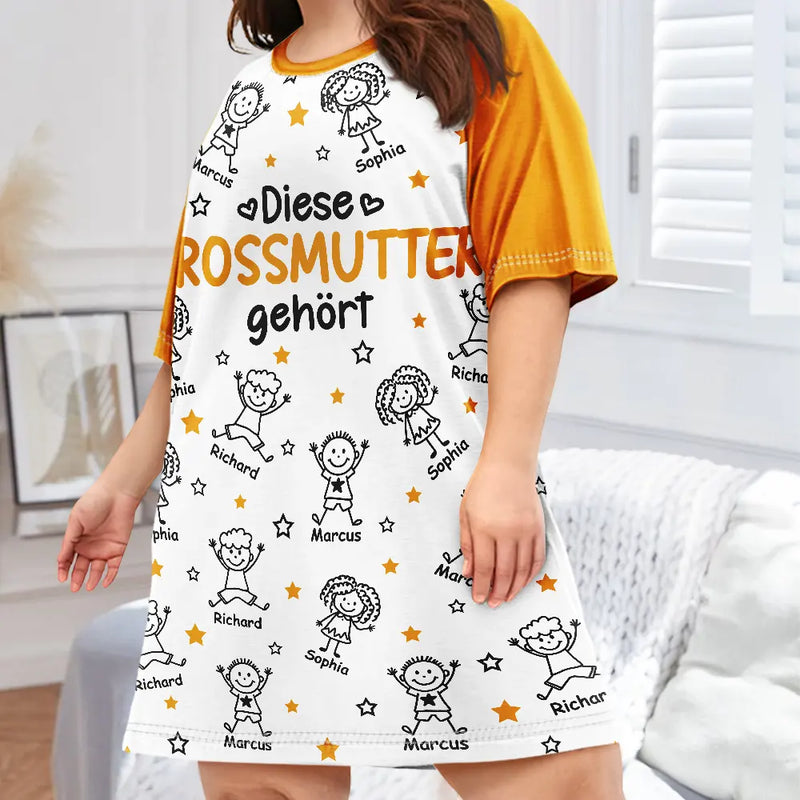 Gift For Wife, Gift For Yourself, Gift For Women, Gift For Mother, Gift For Grandma, Love - Diese Oma Mama Gehört Ihren Enkelkindern - Personalisiertes Damen-Schlafshirt
