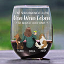 Dog Mom,Dog Lovers,Happy,Non-Eng - Eine Frau Kann Nicht Allein Von Wein Leben Hundemama - Personalisierte Weingläser Ohne Stiel