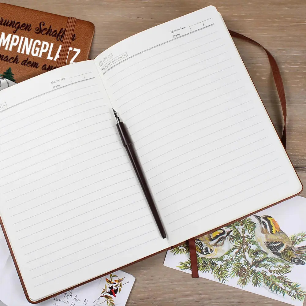 Gift For Couples, Camping, Love, Non-Eng, Travel - Das Abenteuerbuch Cartoon-Paar Campen - Personalisiertes Ledertagebuch