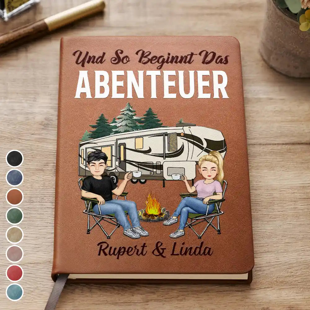 Das Abenteuerbuch Cartoon-Paar Campen - Personalisiertes Ledertagebuch